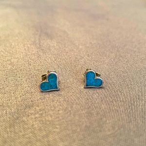TURQUOISE HEART EARRINGS-Silver tone post style